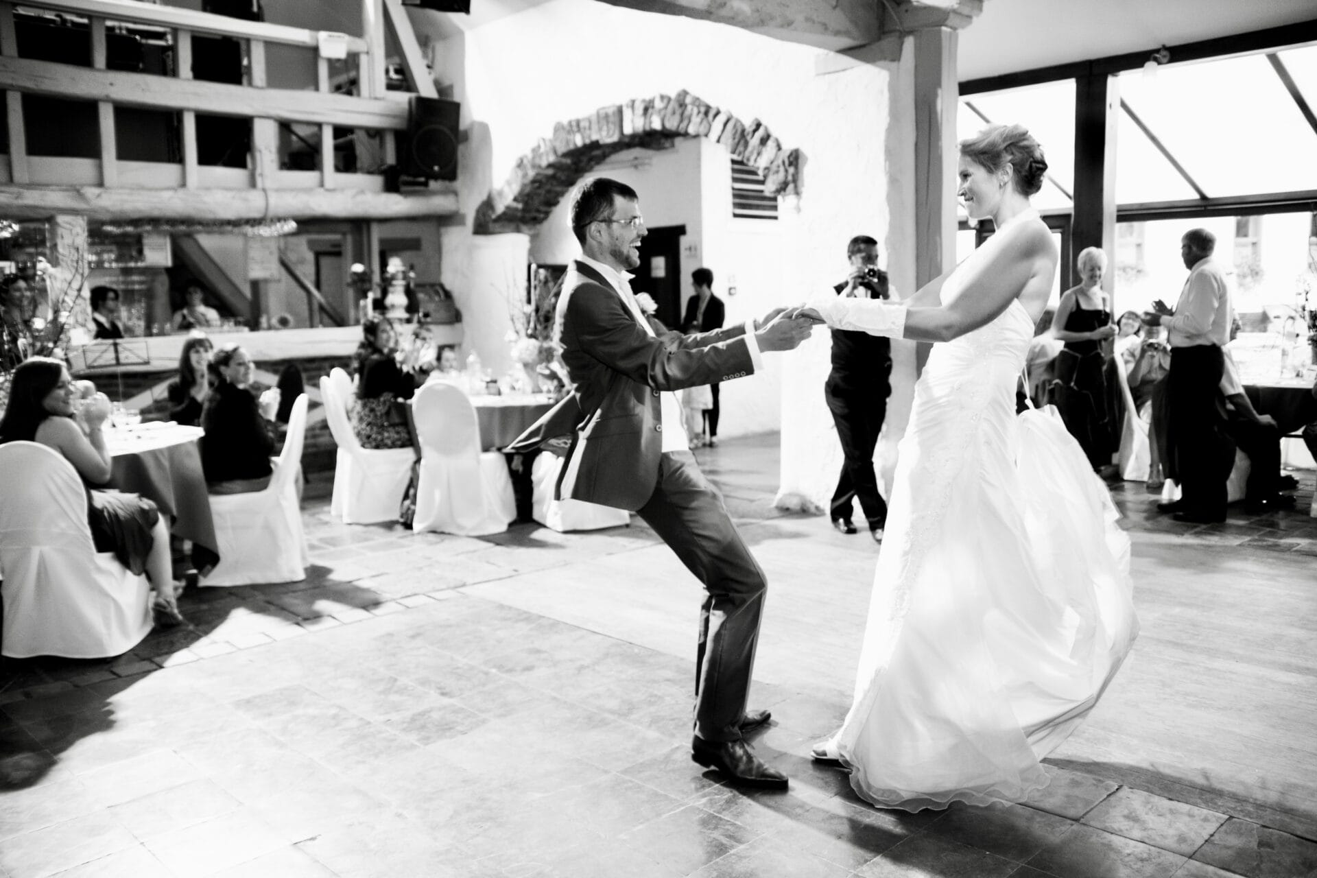 Mariés heureux lors d'un mariage exceptionnel