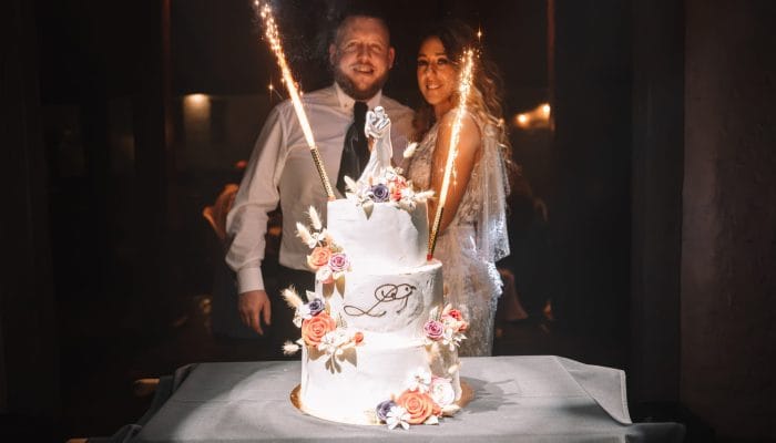Pièce montée de mariage à minuit
