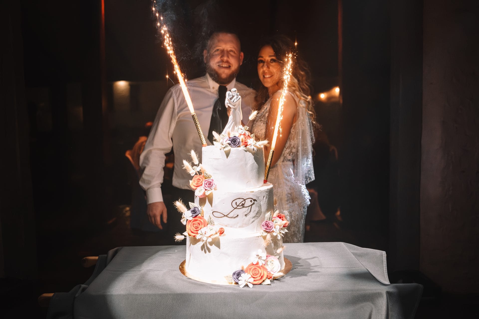 Le gâteau de mariage à minuit : pourquoi c&rsquo;est le moment idéal